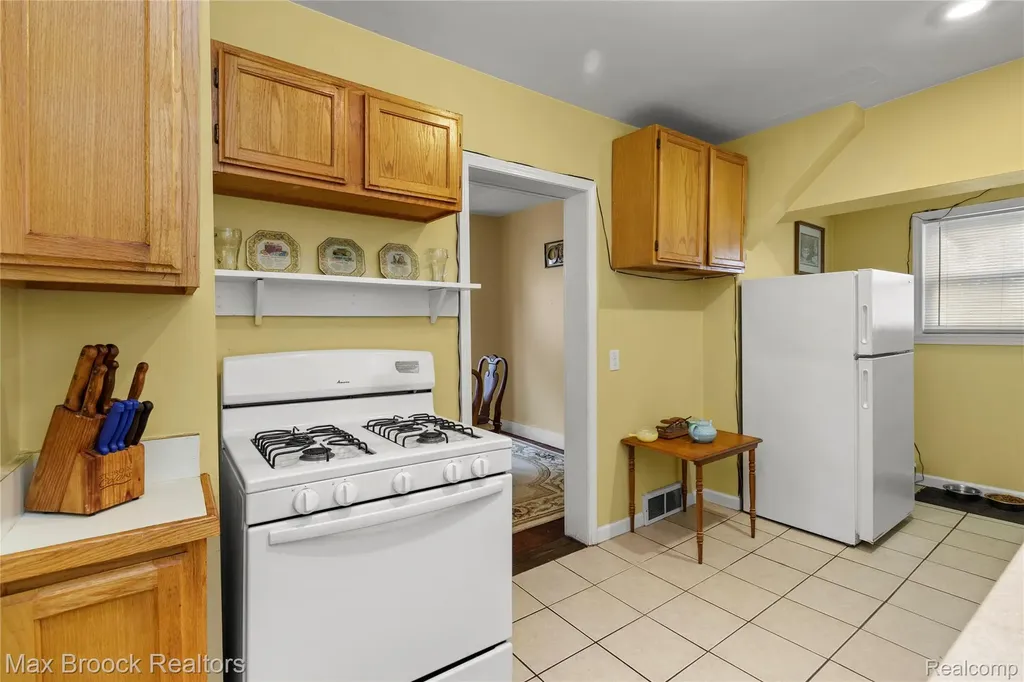 113 Kemp Street Pontiac City MI 48342