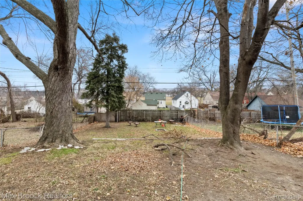113 Kemp Street Pontiac City MI 48342