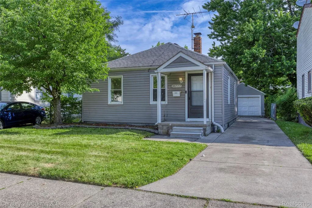 18777 Kingsville Street Harper Woods City MI 48225