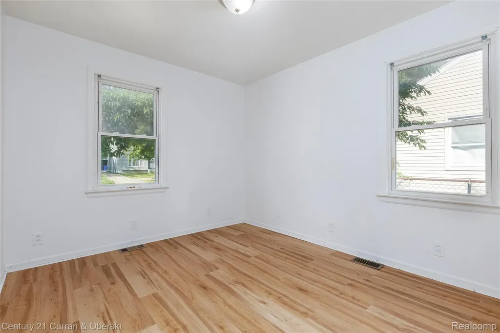 18777 Kingsville Street Harper Woods City MI 48225