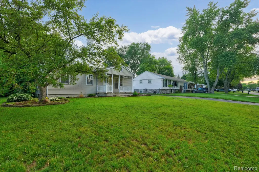 778 Manzano Drive Wolverine Lake Village MI 48390