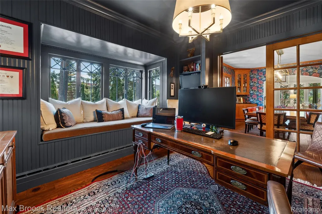 532 Brookside Avenue Birmingham City MI 48009