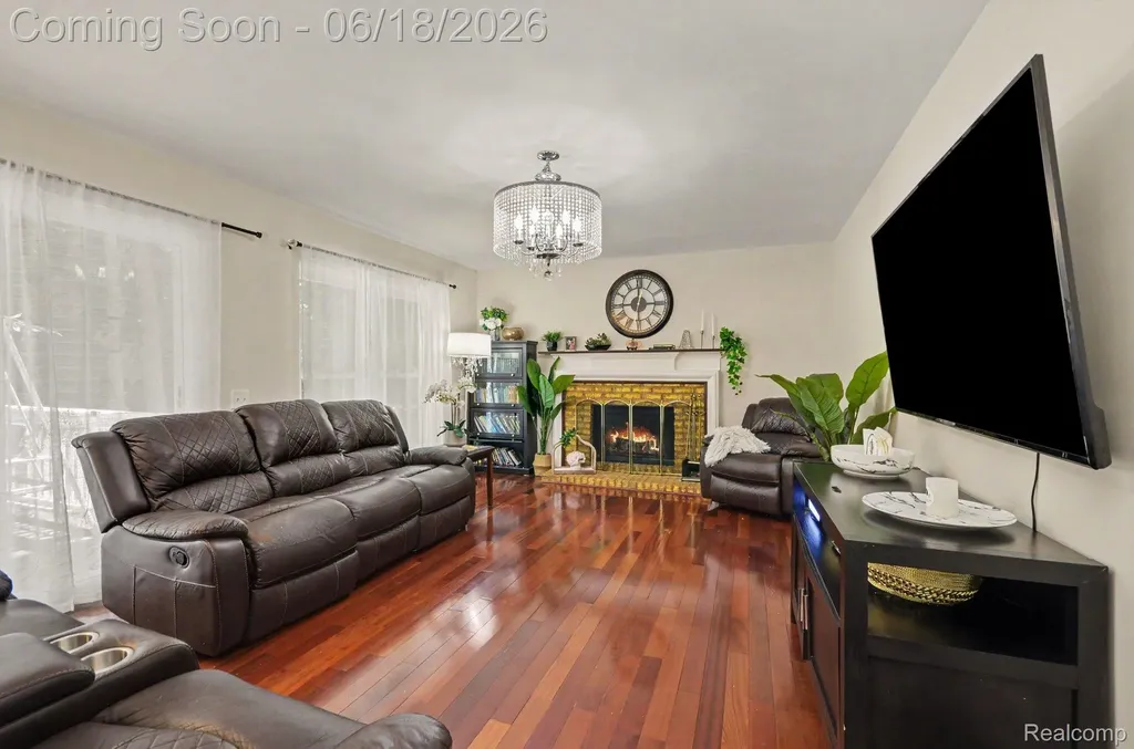 425 Thornridge Court Rochester Hills City MI 48307