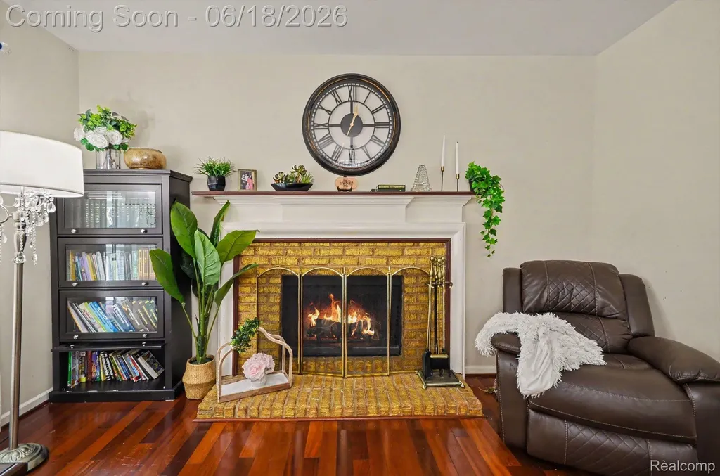 425 Thornridge Court Rochester Hills City MI 48307