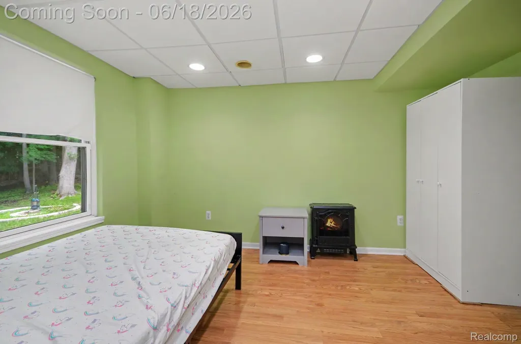 425 Thornridge Court Rochester Hills City MI 48307