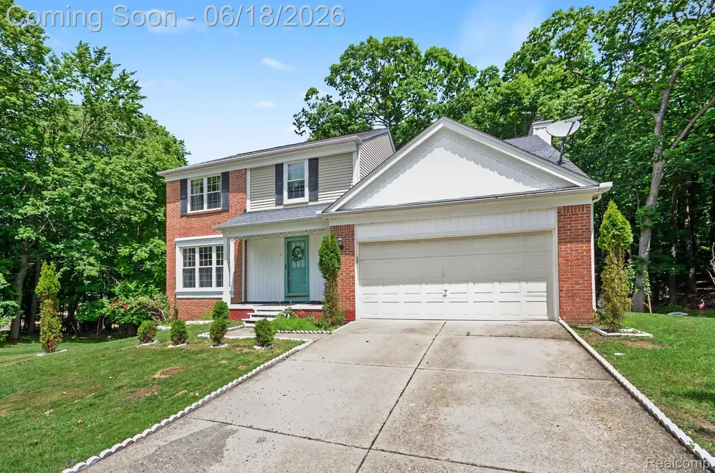425 Thornridge Court Rochester Hills City MI 48307