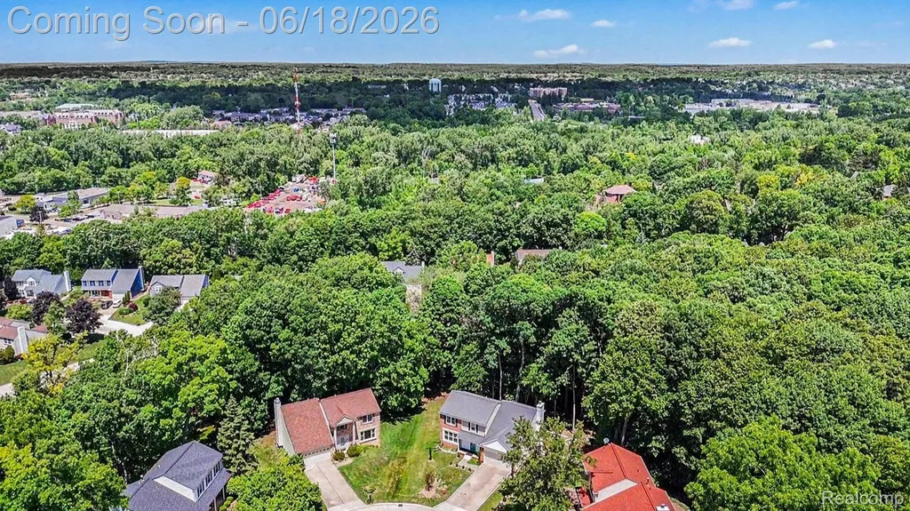 425 Thornridge Court Rochester Hills City MI 48307