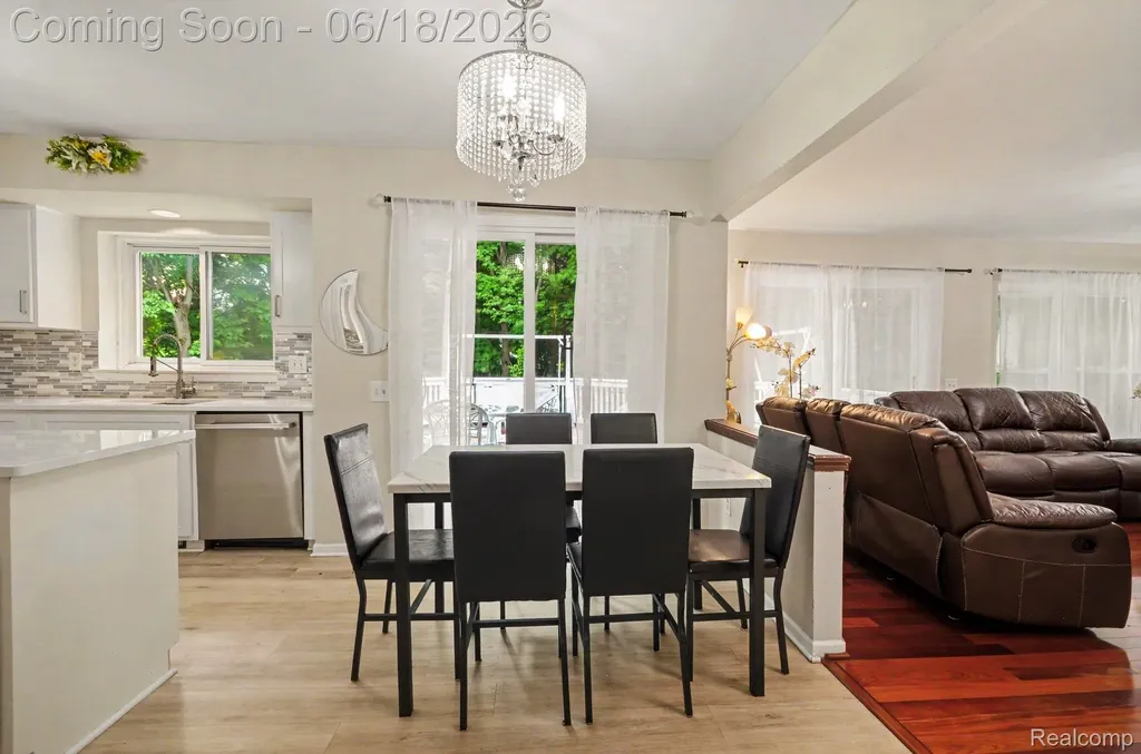 425 Thornridge Court Rochester Hills City MI 48307