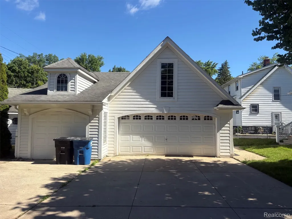 6001 N Harvey Street Westland City MI 48185