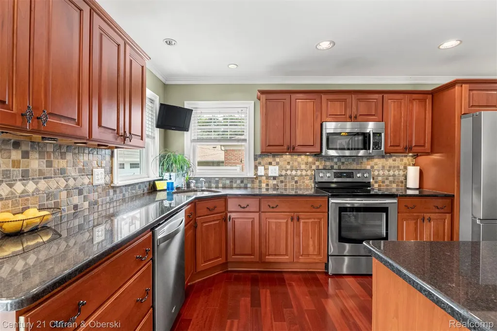 15275 Belmont Avenue Allen Park City MI 48101