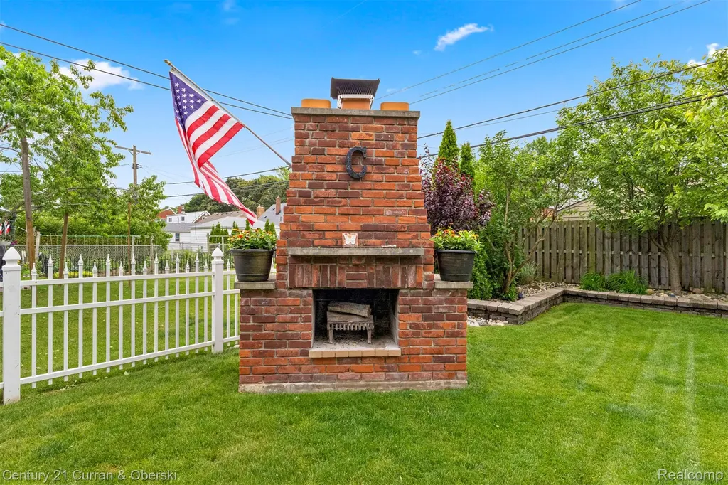 15275 Belmont Avenue Allen Park City MI 48101