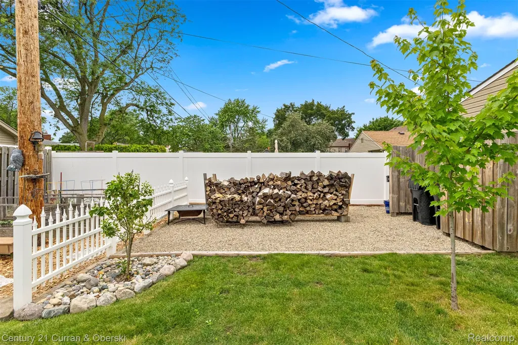 15275 Belmont Avenue Allen Park City MI 48101
