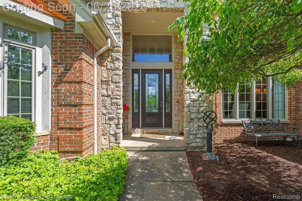 22878 Tree Top Court Lyon Charter Township MI 48178