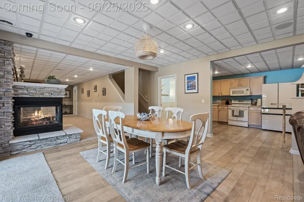 22878 Tree Top Court Lyon Charter Township MI 48178