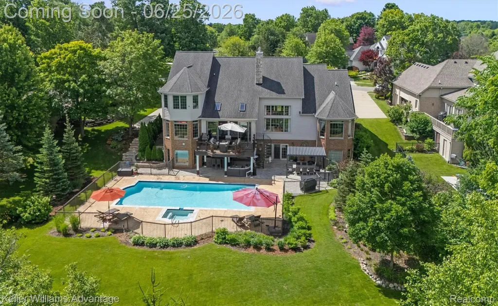 22878 Tree Top Court Lyon Charter Township MI 48178