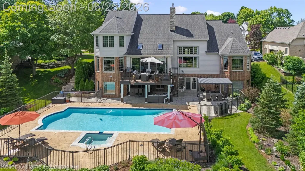 22878 Tree Top Court Lyon Charter Township MI 48178