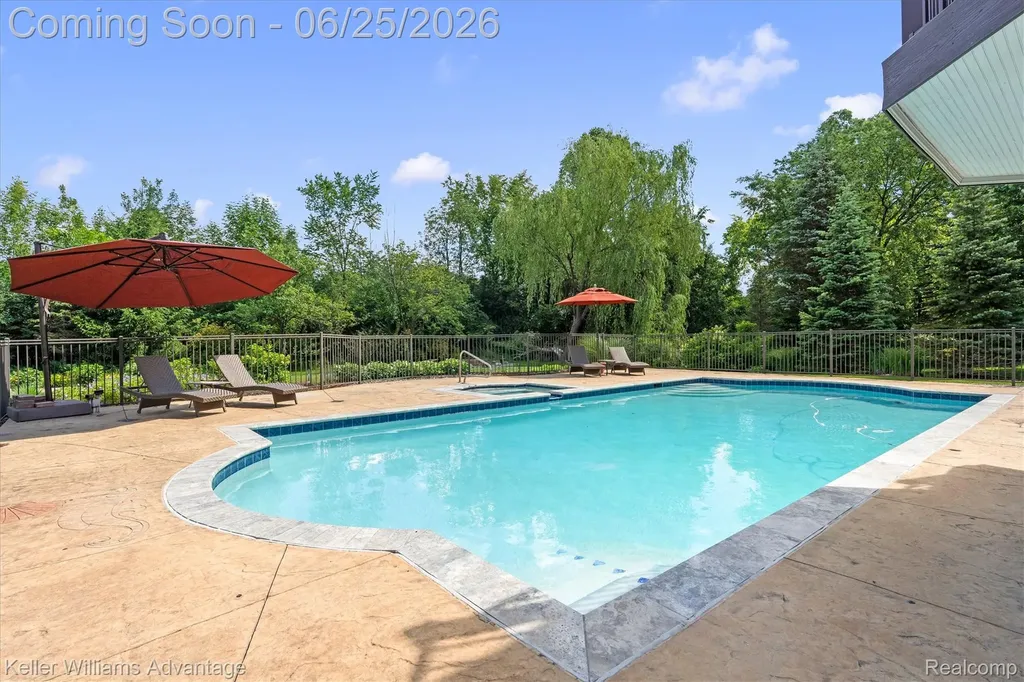 22878 Tree Top Court Lyon Charter Township MI 48178