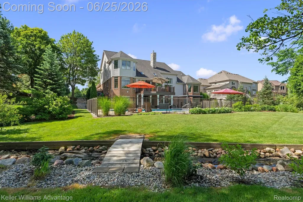 22878 Tree Top Court Lyon Charter Township MI 48178