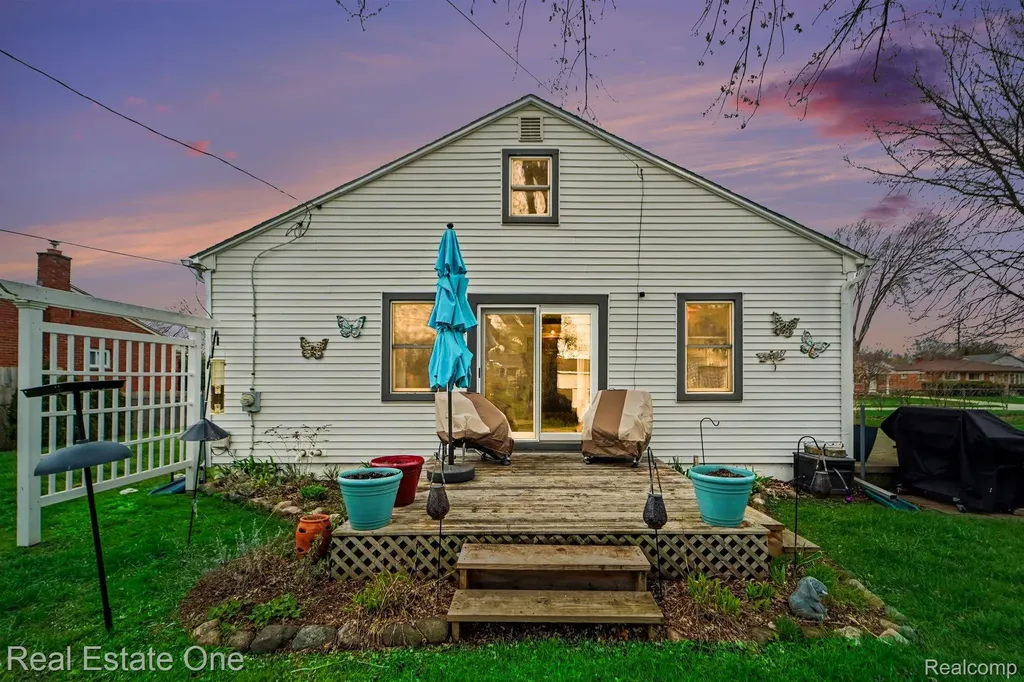 30453 Sheridan Street Garden City City MI 48135