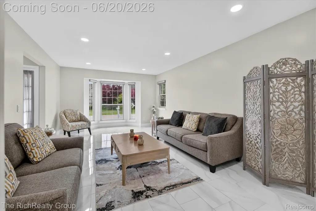 47185 Scarlet Drive S Novi City MI 48374