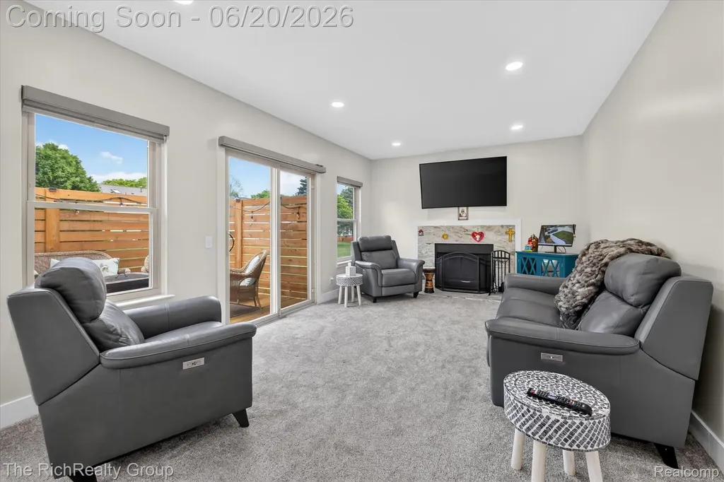47185 Scarlet Drive S Novi City MI 48374