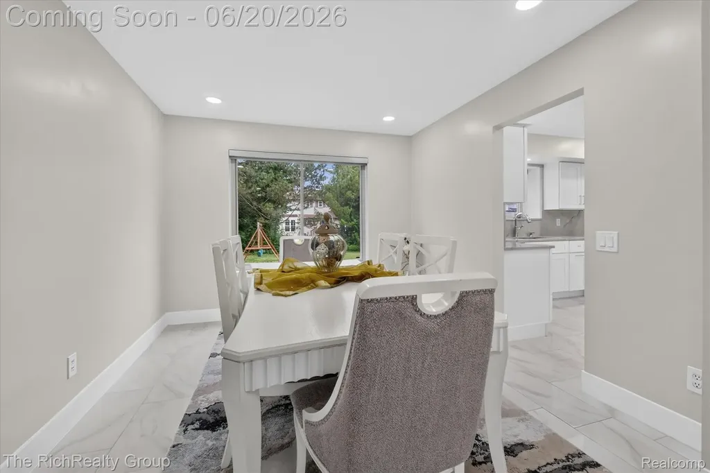 47185 Scarlet Drive S Novi City MI 48374