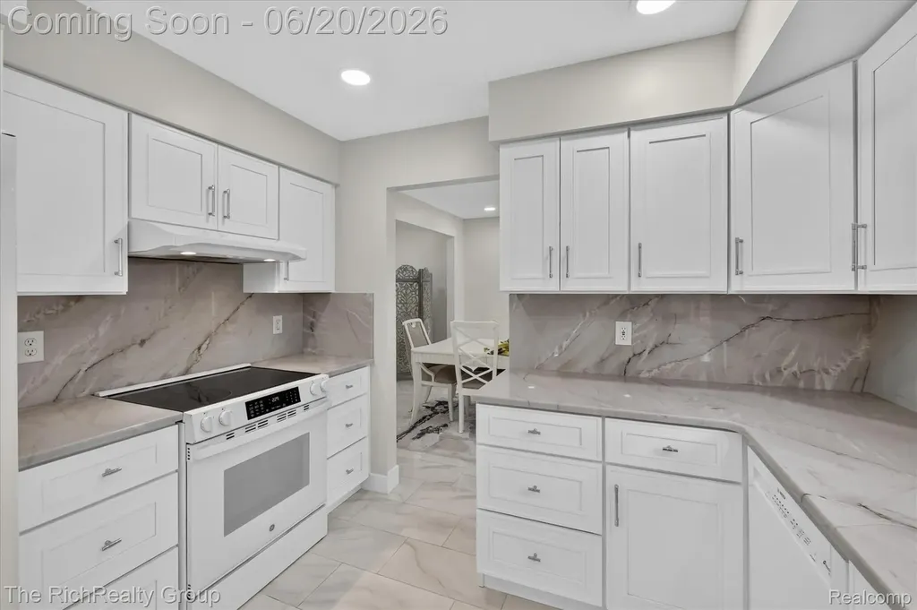 47185 Scarlet Drive S Novi City MI 48374