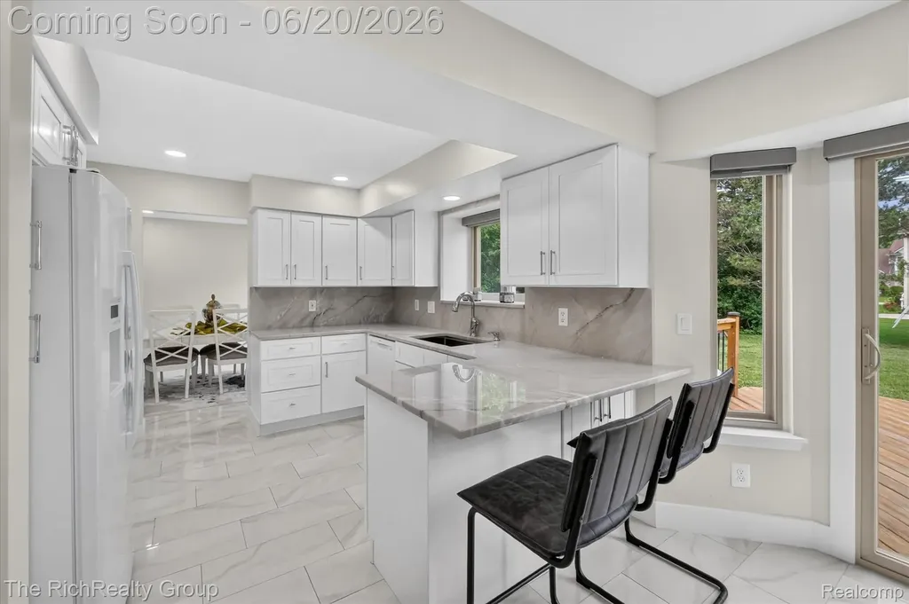 47185 Scarlet Drive S Novi City MI 48374