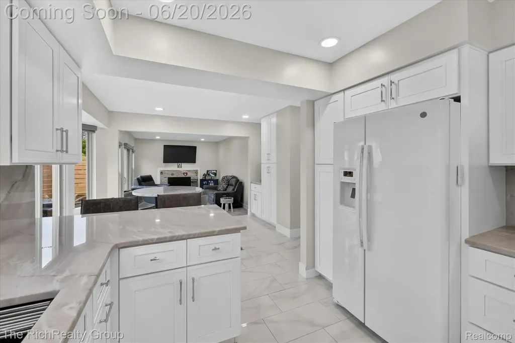 47185 Scarlet Drive S Novi City MI 48374
