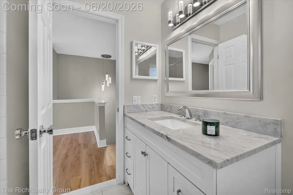 47185 Scarlet Drive S Novi City MI 48374