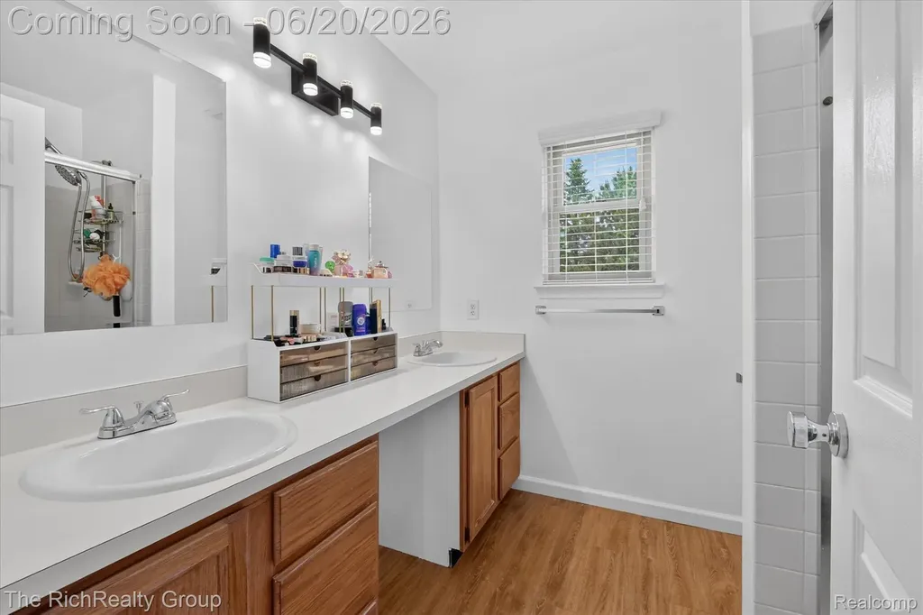 47185 Scarlet Drive S Novi City MI 48374