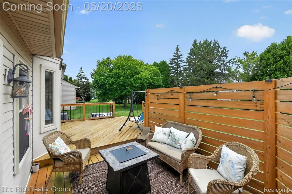 47185 Scarlet Drive S Novi City MI 48374