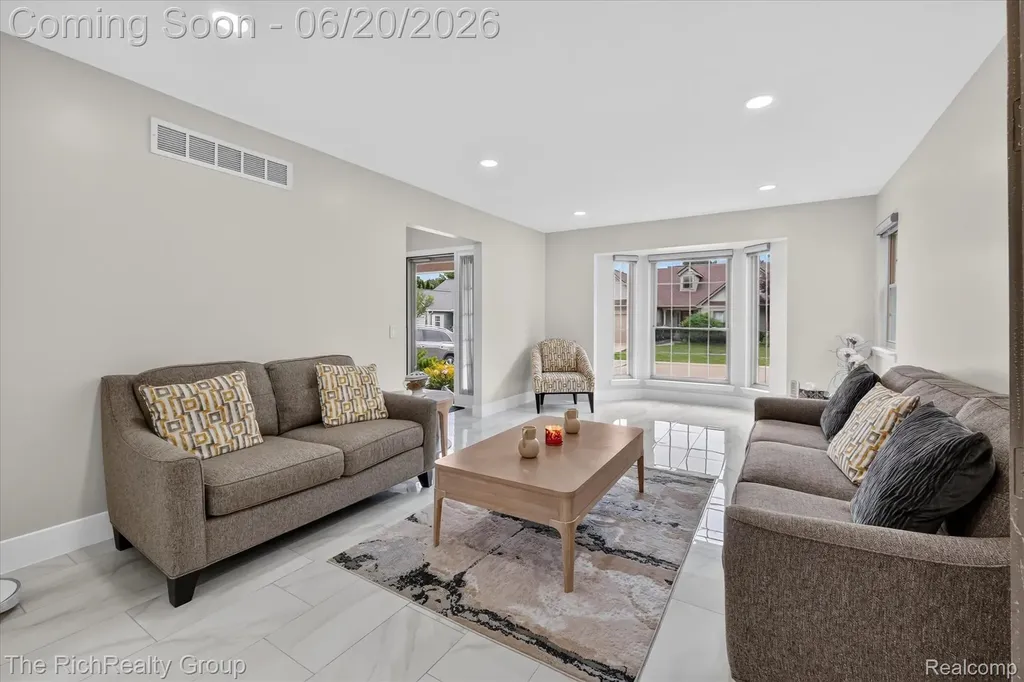 47185 Scarlet Drive S Novi City MI 48374
