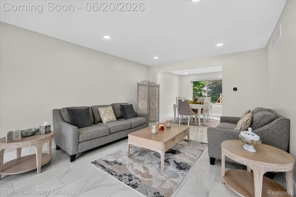 47185 Scarlet Drive S Novi City MI 48374