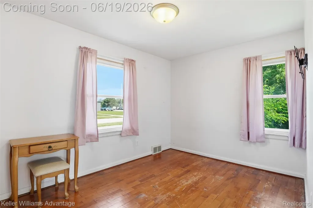 13592 Berwyn Redford Charter Township MI 48239