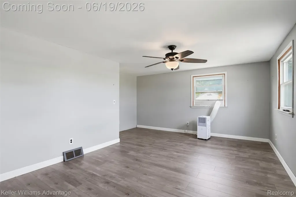 13592 Berwyn Redford Charter Township MI 48239