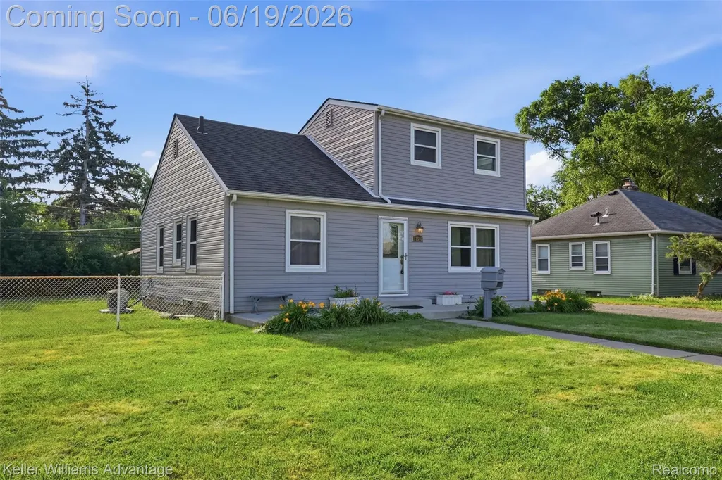 13592 Berwyn Redford Charter Township MI 48239