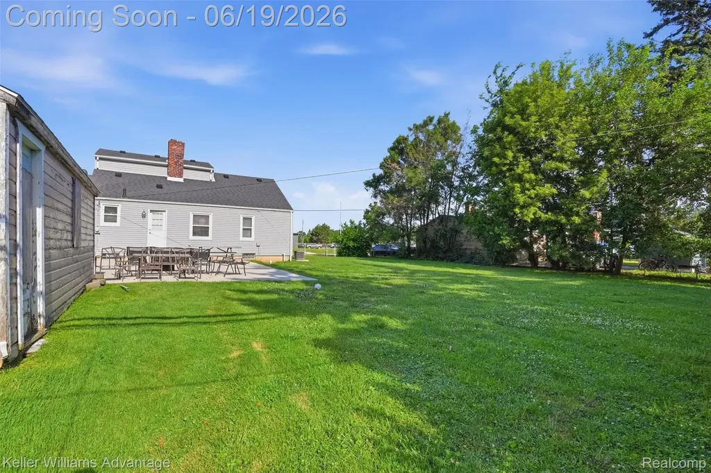 13592 Berwyn Redford Charter Township MI 48239