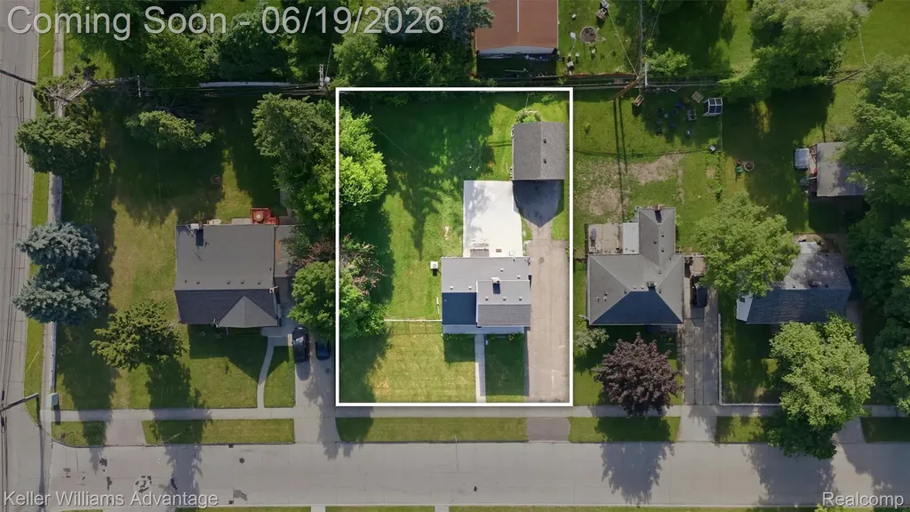 13592 Berwyn Redford Charter Township MI 48239