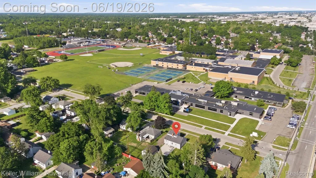 13592 Berwyn Redford Charter Township MI 48239
