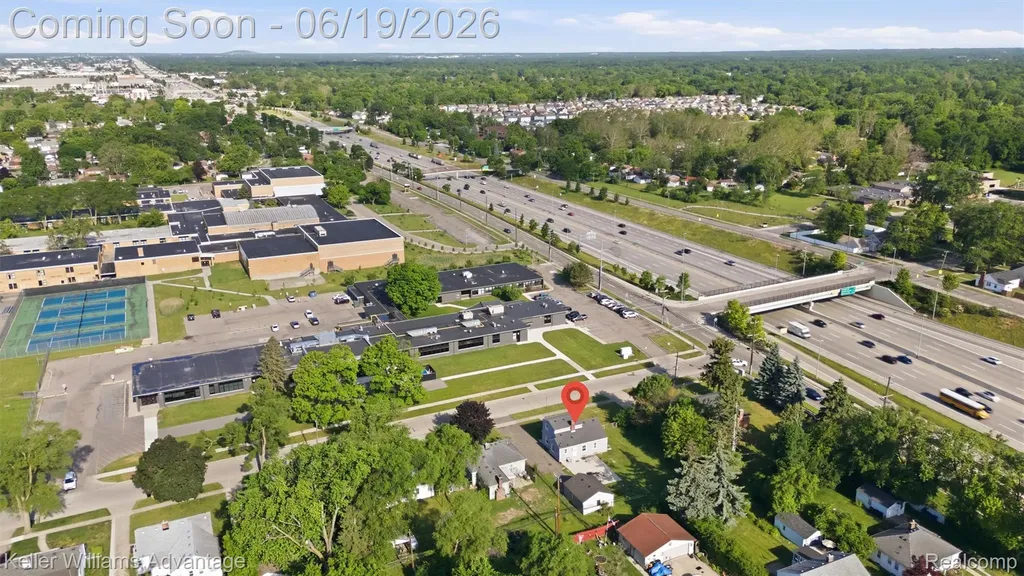 13592 Berwyn Redford Charter Township MI 48239