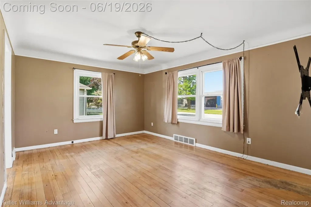 13592 Berwyn Redford Charter Township MI 48239