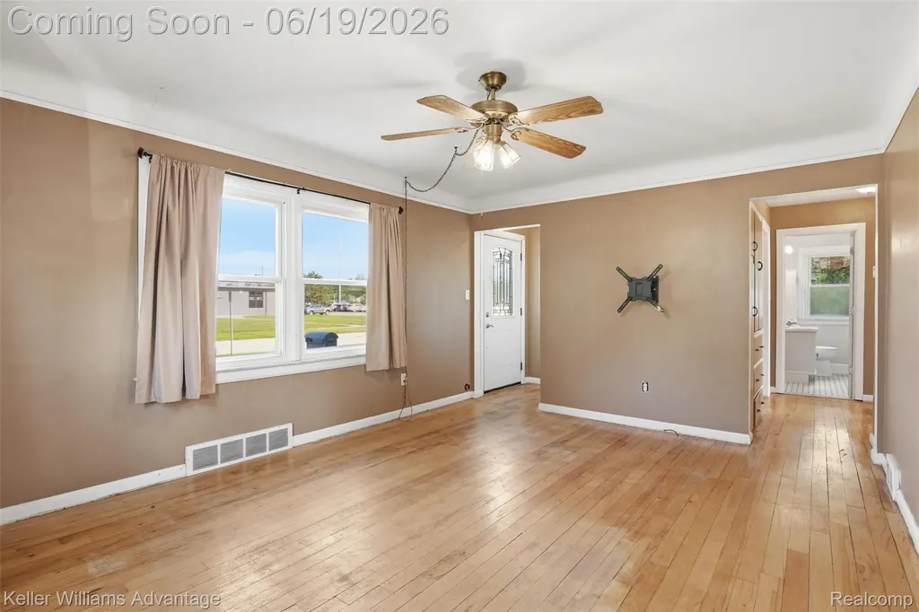 13592 Berwyn Redford Charter Township MI 48239