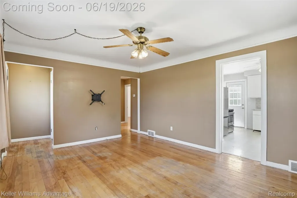13592 Berwyn Redford Charter Township MI 48239