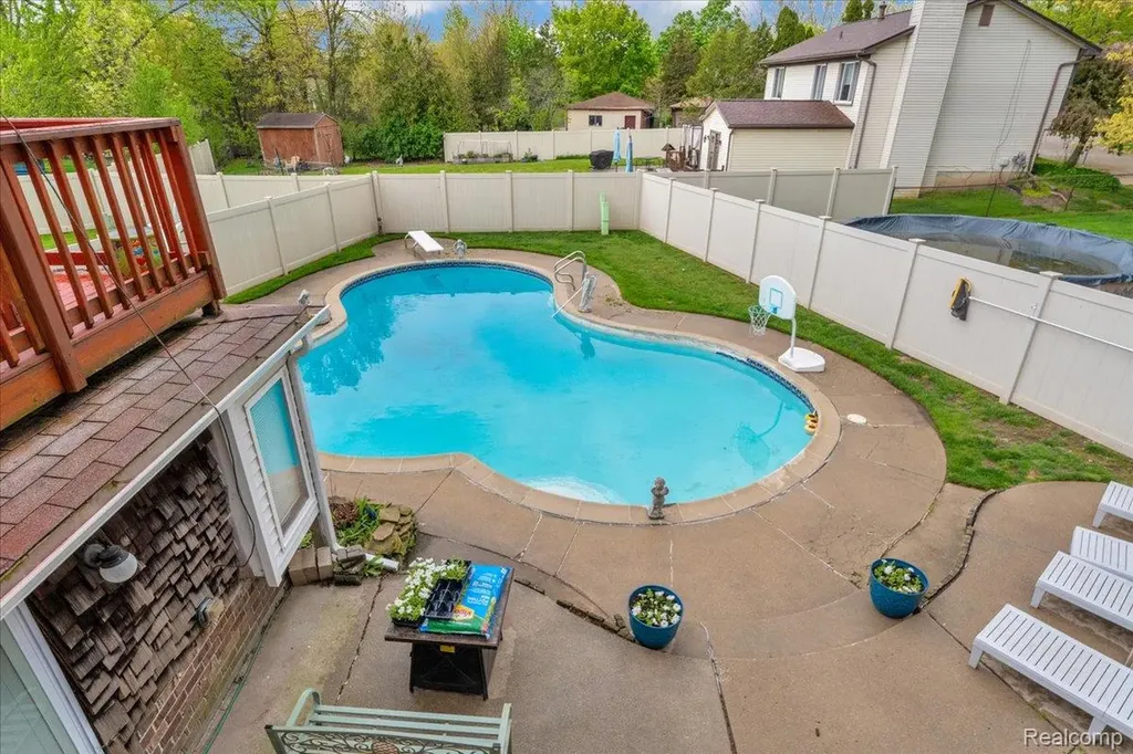 25436 Montebello Drive Woodhaven City MI 48183