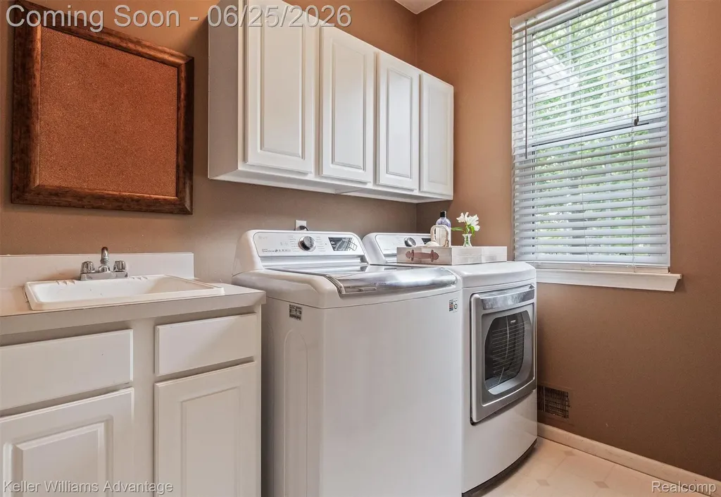 1270 Buckboard Circle South Lyon City MI 48178