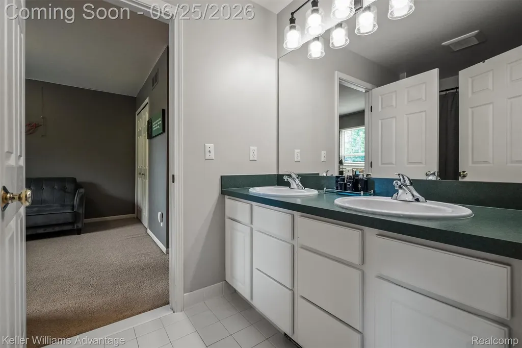 1270 Buckboard Circle South Lyon City MI 48178