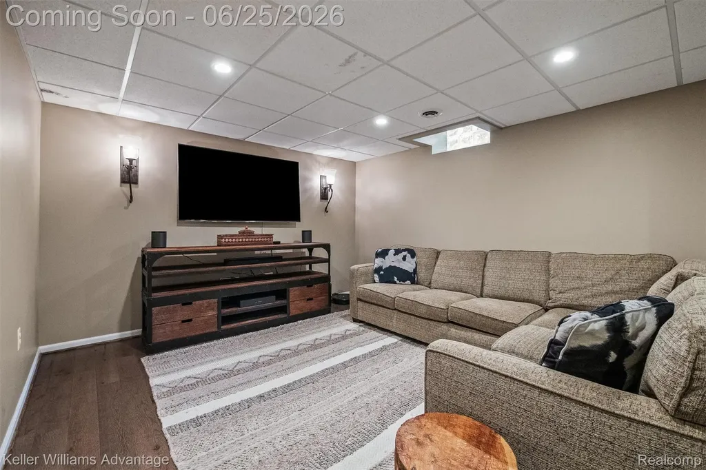 1270 Buckboard Circle South Lyon City MI 48178