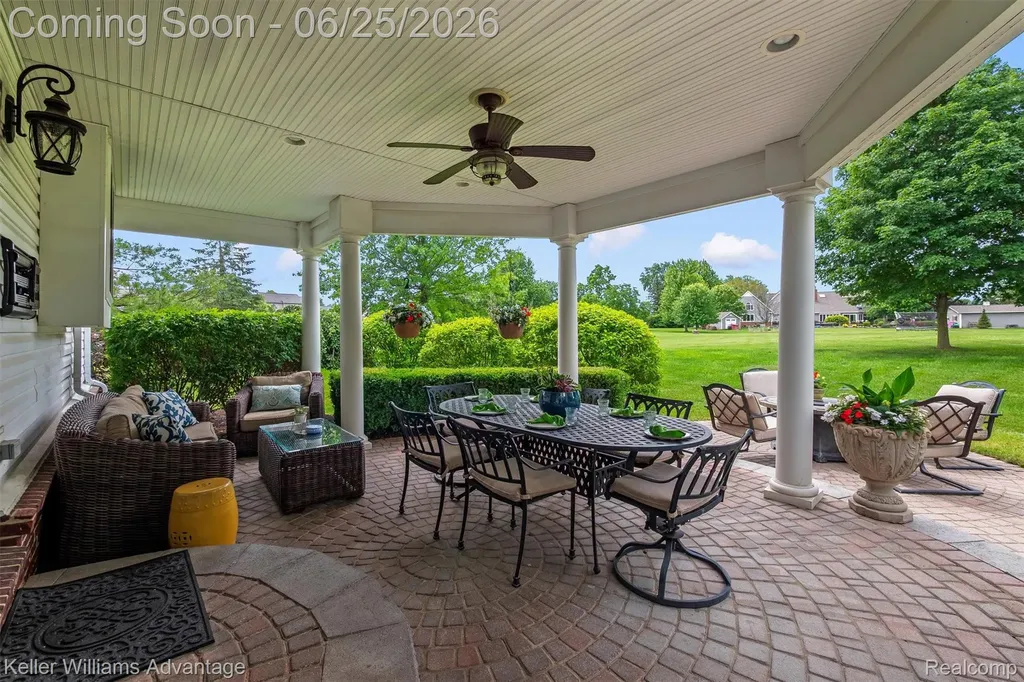1270 Buckboard Circle South Lyon City MI 48178