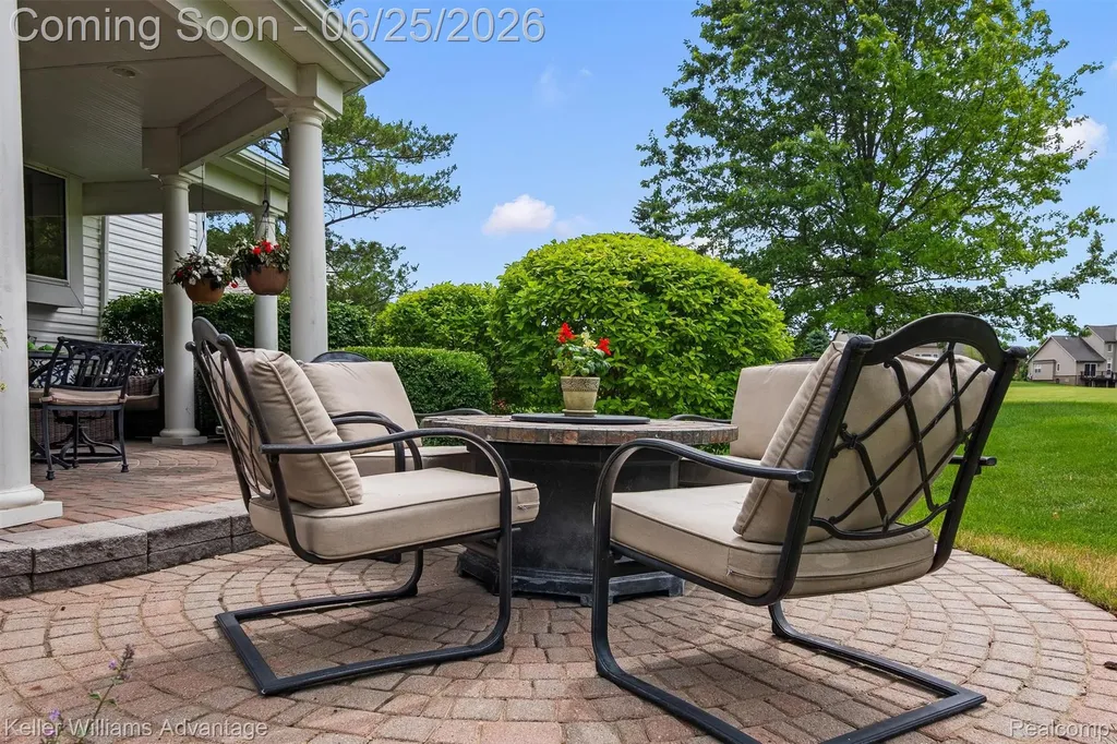 1270 Buckboard Circle South Lyon City MI 48178